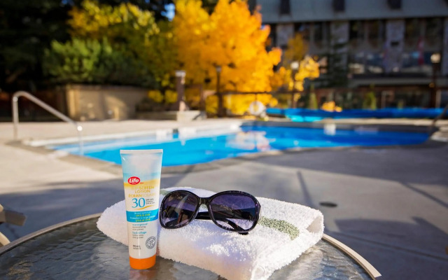 Whistler Village Inn And Suites