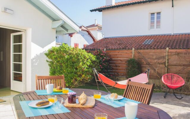 Large Apartment Saint Martin District