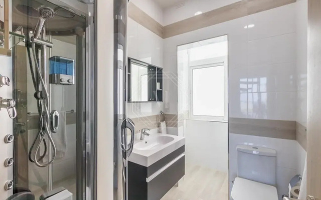 Seafront Penthouse Triplex- Roof Terrace & Hot Tub