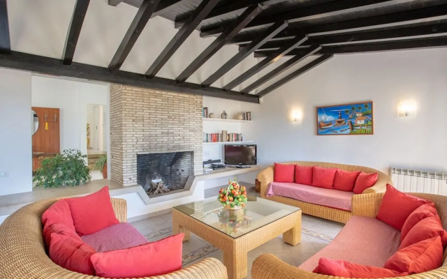 7 Club Atl Ntico Fabulous Five Bedroom Villa WI