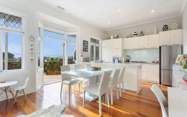 Parnell Home With Stunning Views