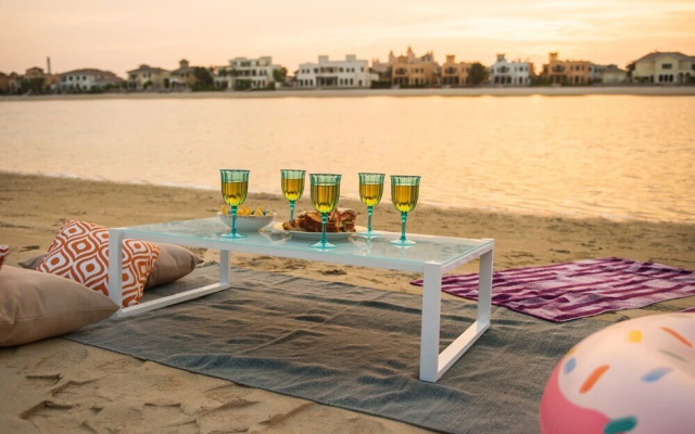 The Palm Jumeirah Villas - Frond E
