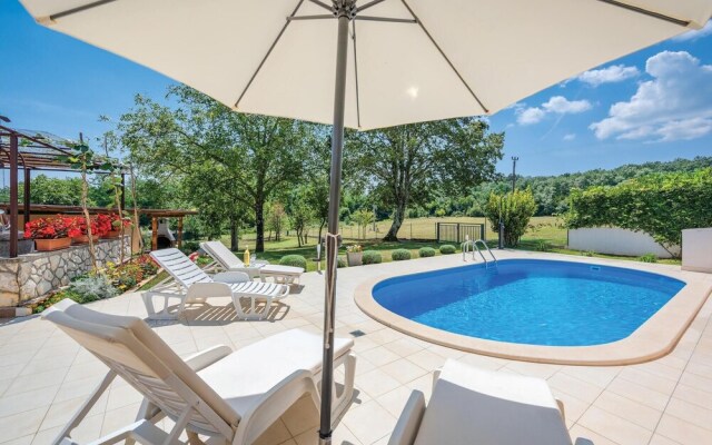 Amazing Home in Cere With Wifi and 2 Bedrooms