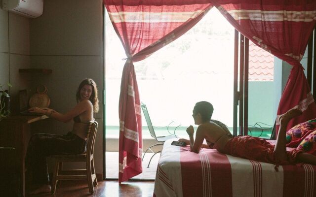 Madre Tierra Apartments