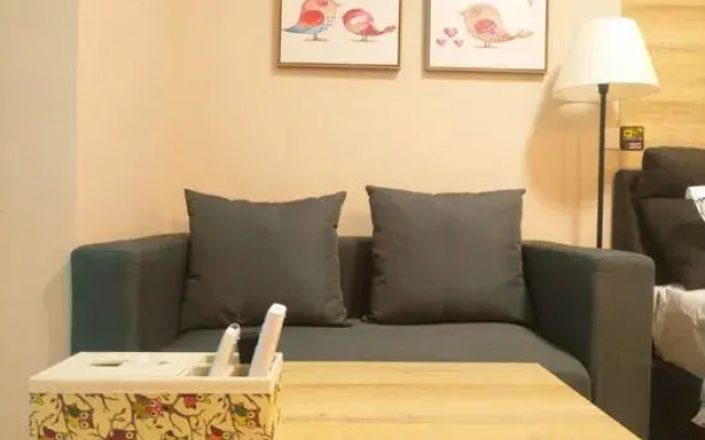 Blueberry apartment chain (Lushangzhongxin store)