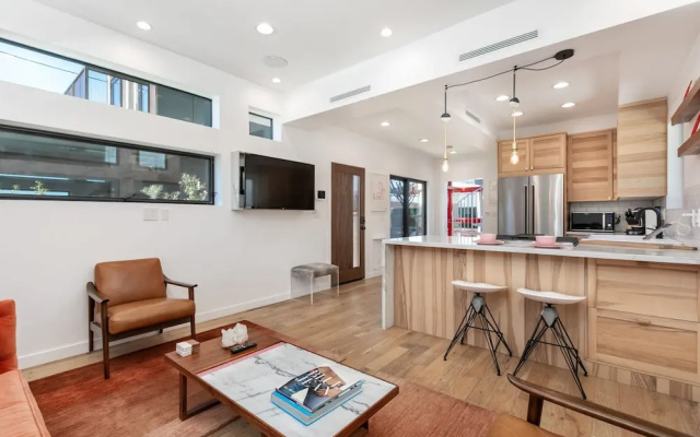715-717 N El Centro Avenue Townhouse 4 Bedrooms 4.5 Bathrooms Townhous