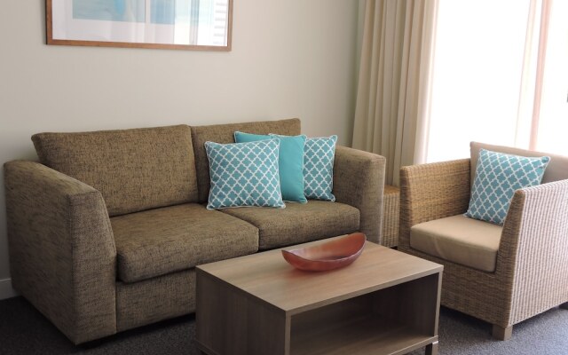 BASE Holidays - Ettalong Beach Premium Apartments