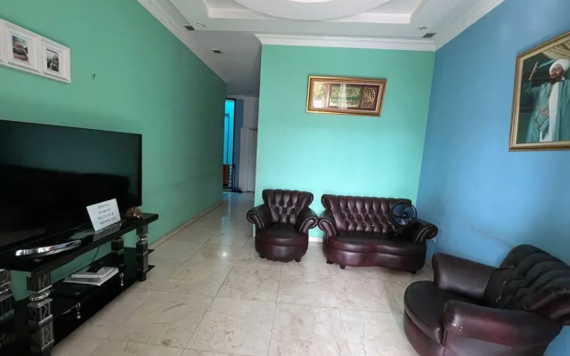 OYO 94141 Al Fatih Residence Syariah 1