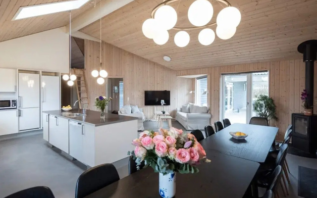 18 Person Holiday Home in Tisvildeleje