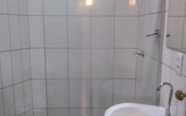 Lelis Hotel