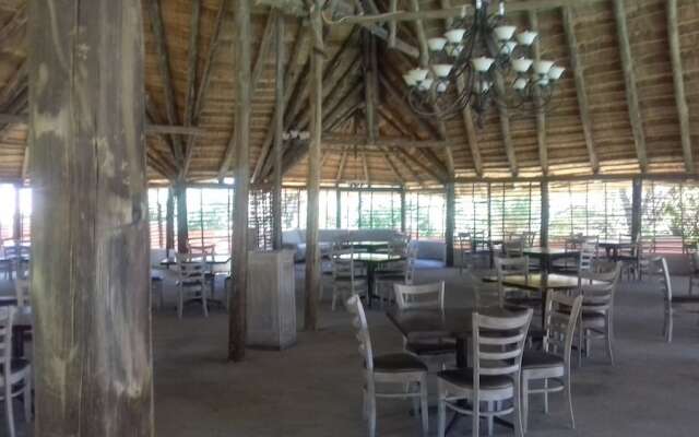 Beverley Hills Lodge