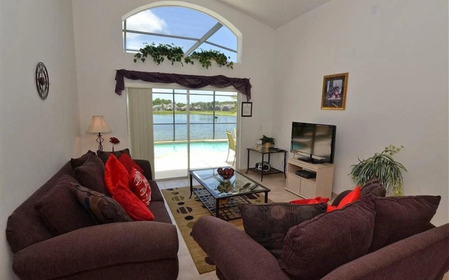 Lake View House 4 Bedroom