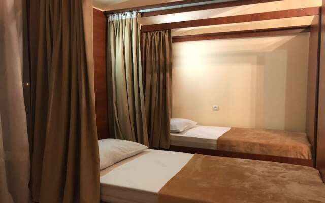 Ms Jackson Guesthouse  Hostel