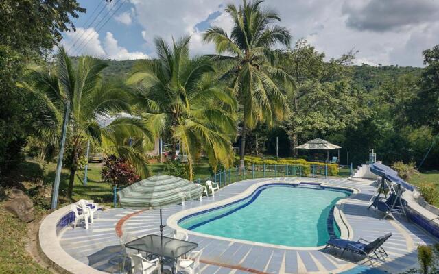 Hotel Campestre El Salitre