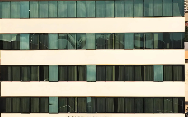 Golden Lounge Hotel