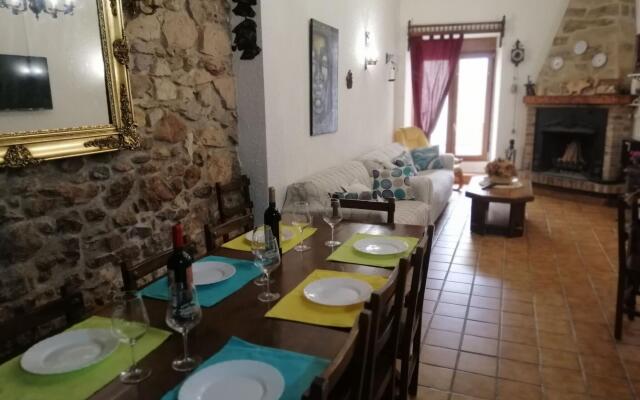 Inviting mansion in Salinillas de Buradón with pool