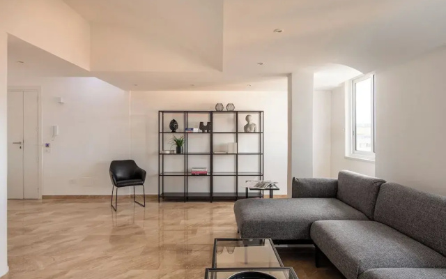 Ruggero City View Apartment by Wonderful Italy