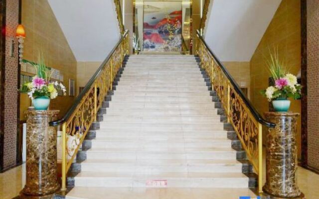 Shiji Bainian Hotel(Zhengjiayuanzi subway station store))