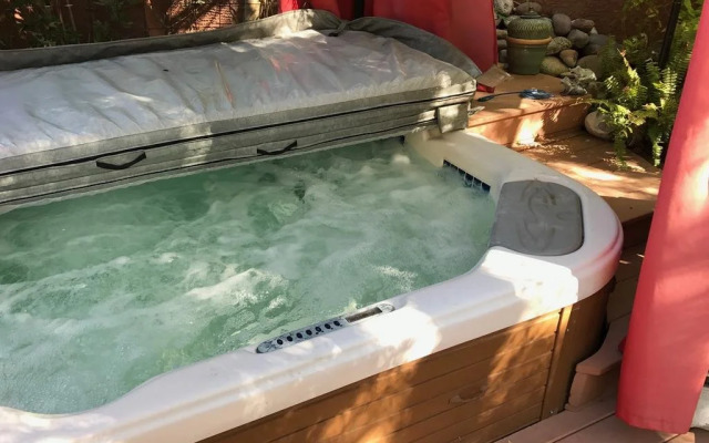 Don's Elegante Bed & Breakfast