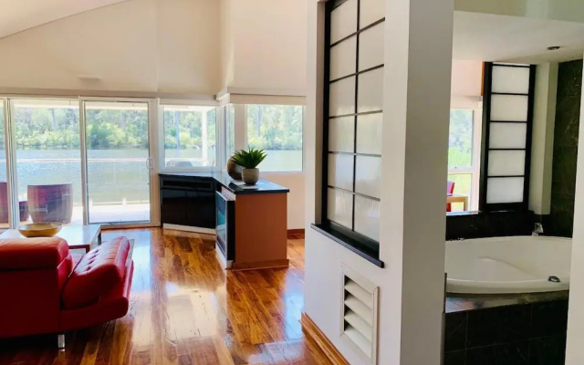 Silkwood Estate