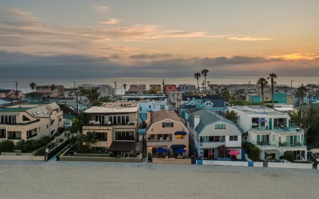 Bay View Buyout A by AvantStay Mission Beach Home on the Sand Sleeps 20