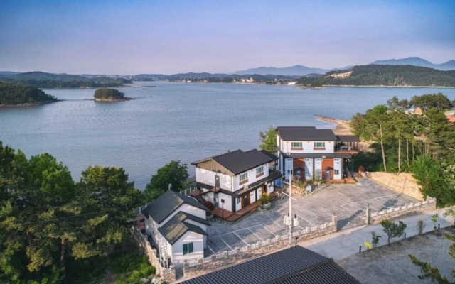 Sacheon Haewoolim Pension