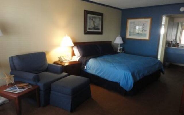Monterey Inn and Marina
