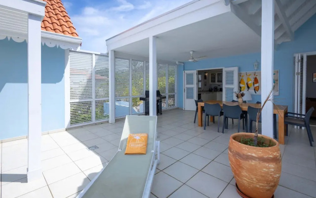 Ocean Whisper Villa in Sint Willibrordus