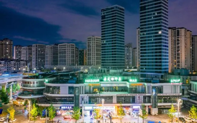 Zhuzhou Resort Hotel (Zunyi Xinpu New District Linda Food Street Store)