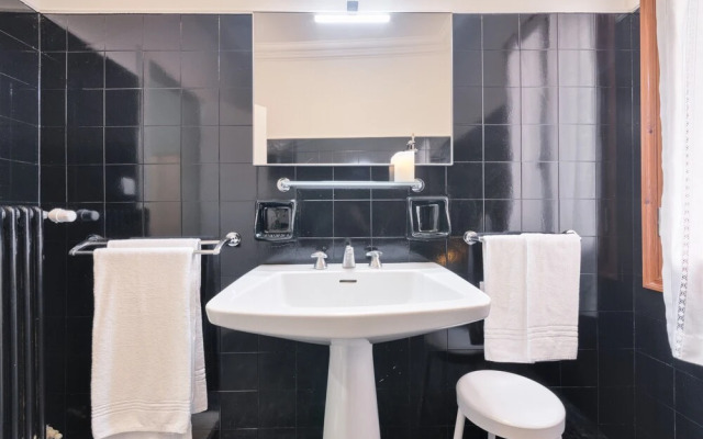 Tolentini Canal View Apartment