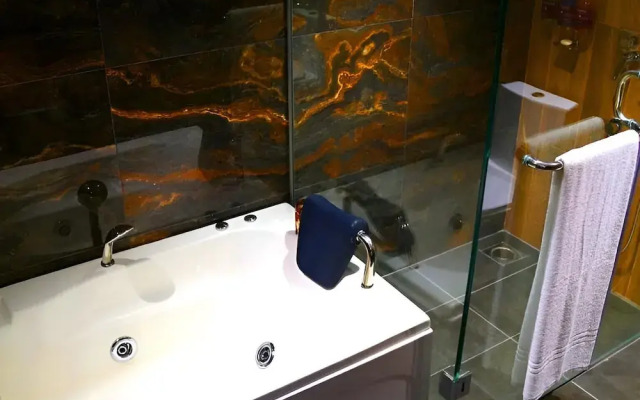 Indigo Heights Hotel & Suites