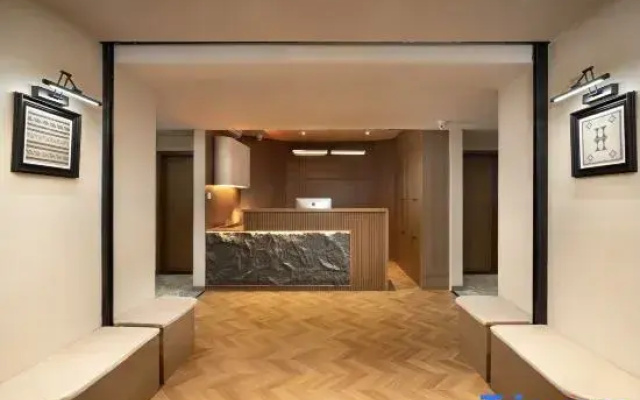 Weilan Creative Hotel (Chengdu MixC Niushikou Subway Station Store)
