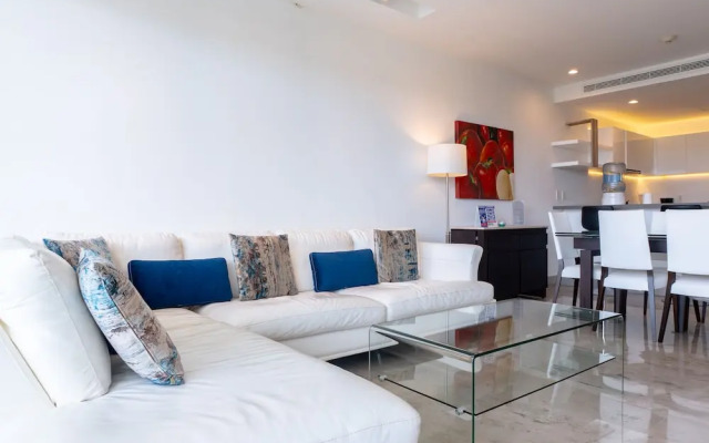Contemporary Design Oceana 422 Playa del Carmen Condo by RedAwning