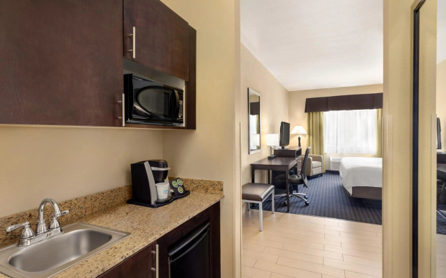 Holiday Inn Express Hotel & Suites Edmond by IHG