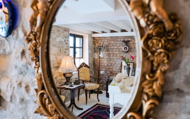 1870 Taş Konak Otel - Sanat Sokağı