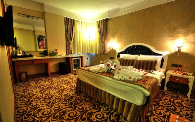Golden Deluxe Hotel