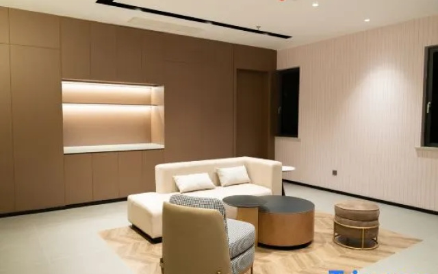 Homeinn Plus Hotel (Jiujiang Railway Station Station Front Square)