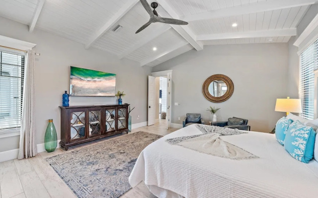 Dream Island 8 Bedroom Home