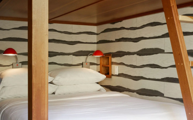 Field Guide Lodge