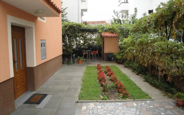 Dujmovic Zeljka - Two Bedroom No.2