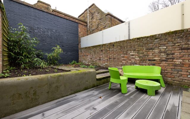 Georgian Townhouse with Sun Terrace & Garden