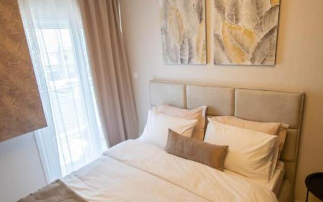 Kate's Luxury Apartment with Private Parking