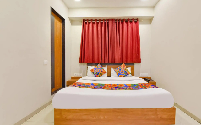 Flagship 76949 Hotel Happinex