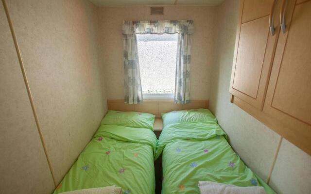Beautiful 3-bed Cabin in Pembrokeshire Coast