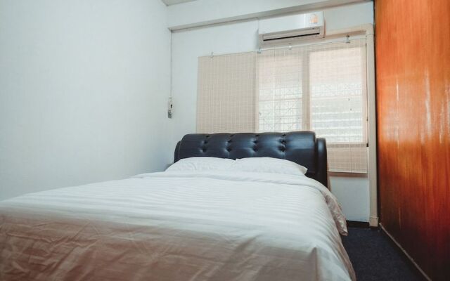 The Hubs Hug Hostel