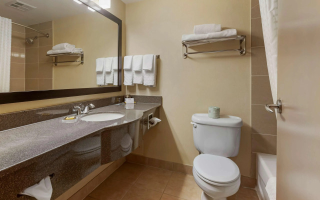 Best Western Plus Burlington Inn & Suites