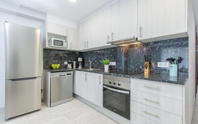 CENTRAL APARTMENT 2A 50m BEACH