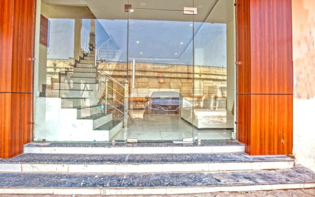 Hotel Midway by OYO Rooms