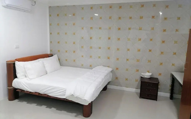 White Diamond Apartment