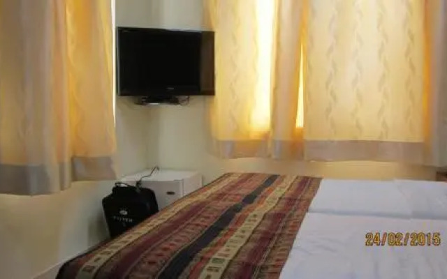 Empire Hotel
